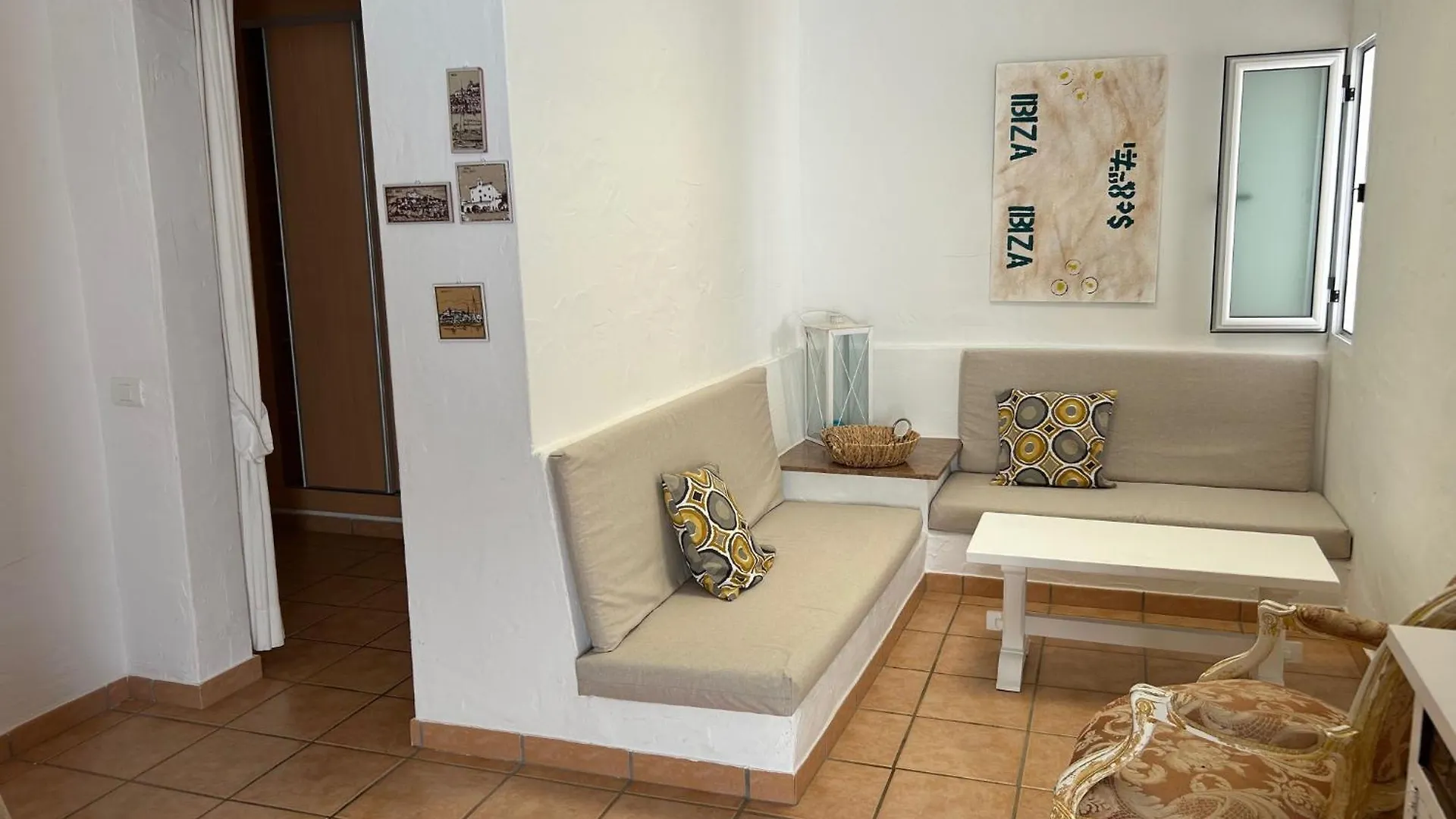 Guest house Hostal Cala Moli Cala Tarida