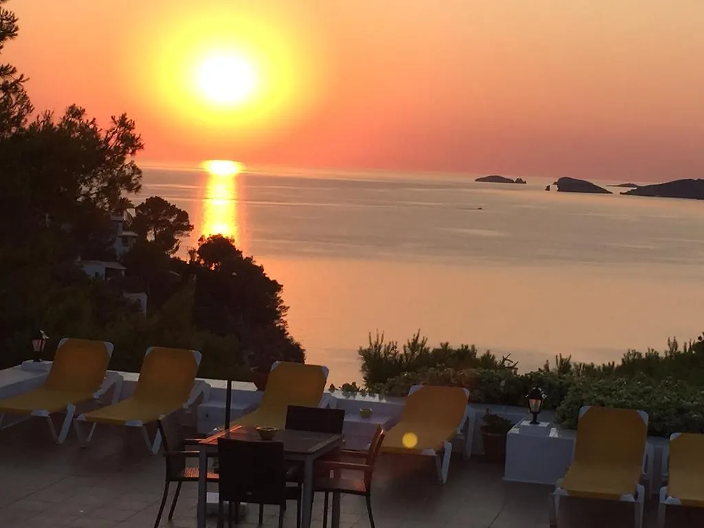 Hostal Cala Moli Cala Tarida  Spain