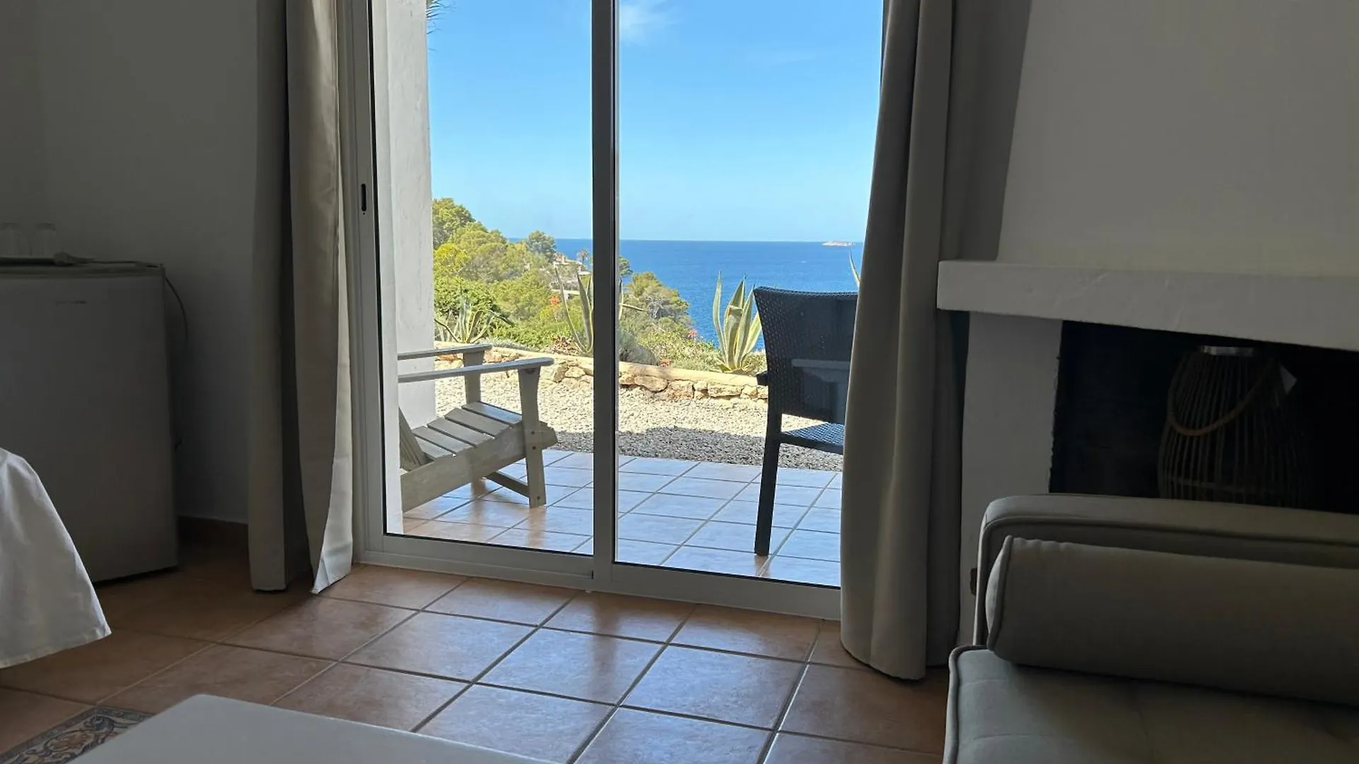 Hostal Cala Moli Cala Tarida  Cala Tarida (Ibiza)
