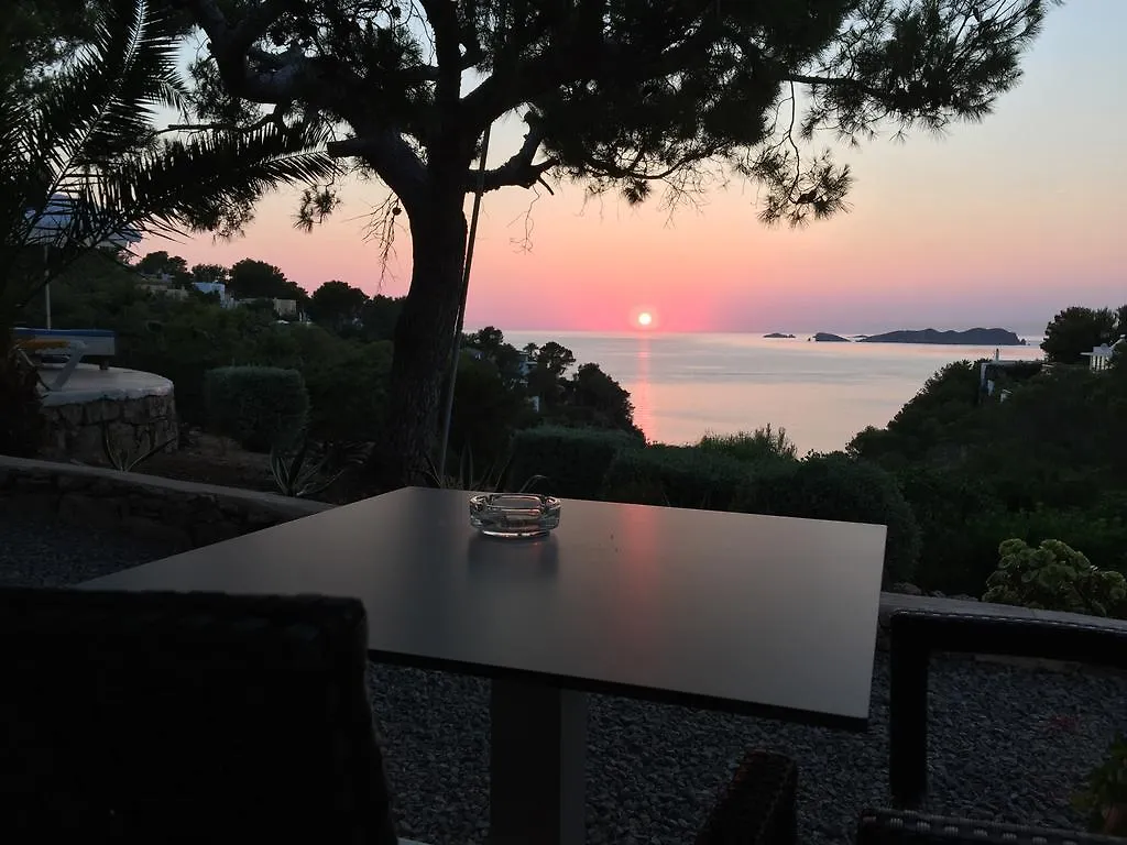 Hostal Cala Moli Cala Tarida  3*, Cala Tarida (Ibiza) Spain