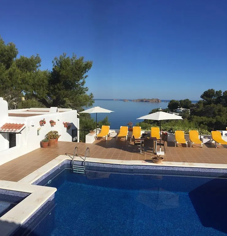Guest house Hostal Cala Moli Cala Tarida