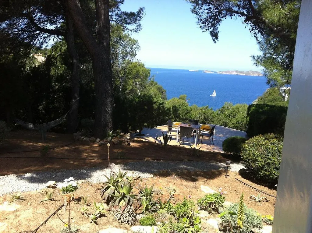 Hostal Cala Moli Cala Tarida  Guest house Cala Tarida (Ibiza)