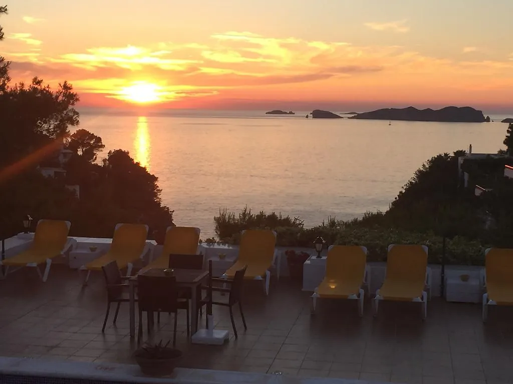 Guest house Hostal Cala Moli Cala Tarida