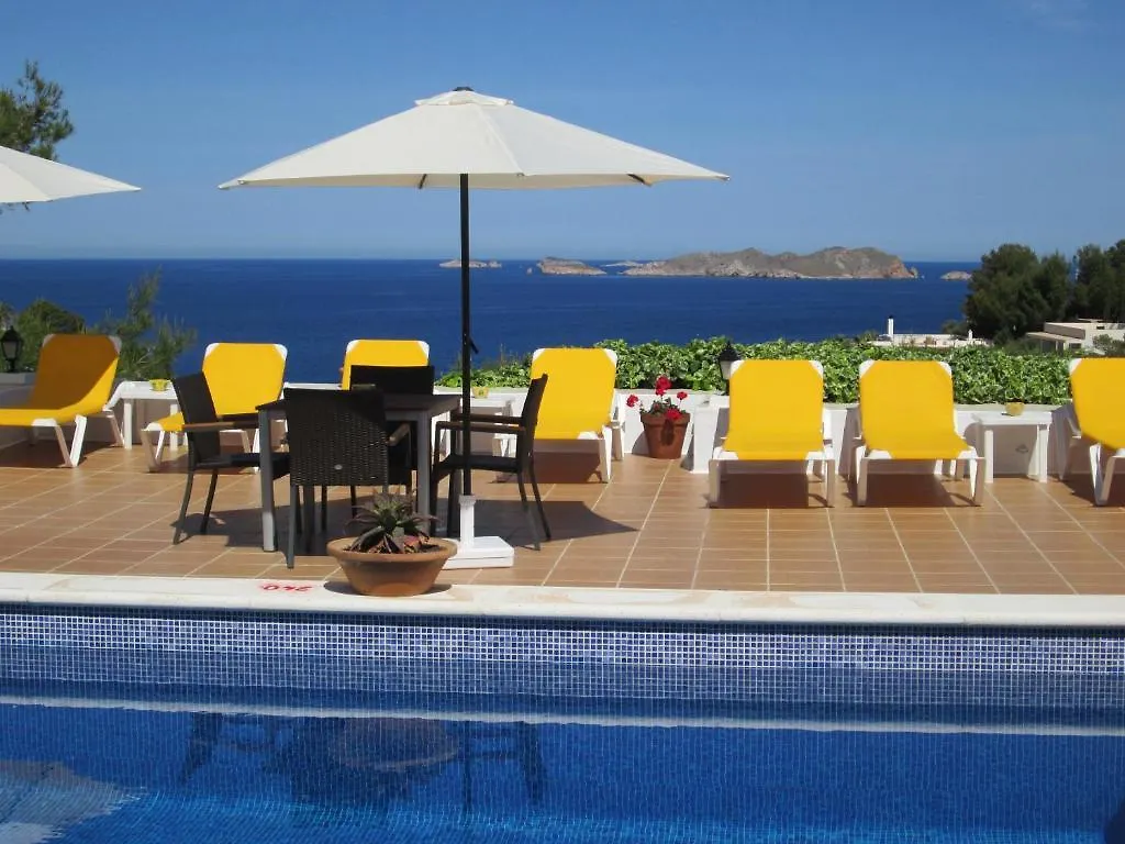 Hostal Cala Moli Cala Tarida  Guest house