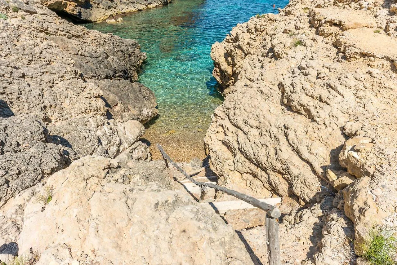 Hostal Cala Moli Cala Tarida  3*, Cala Tarida (Ibiza) Spain