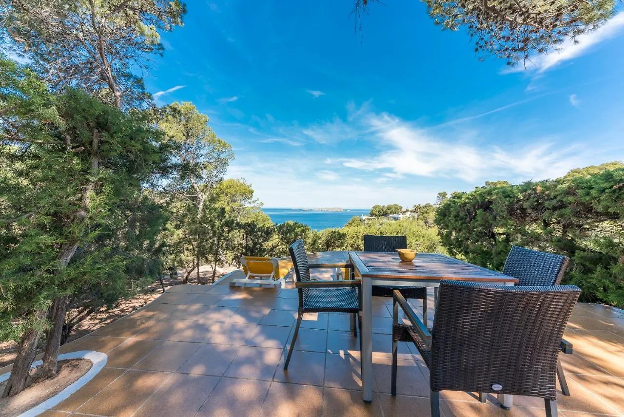 Hostal Cala Moli Cala Tarida  Guest house Cala Tarida (Ibiza)